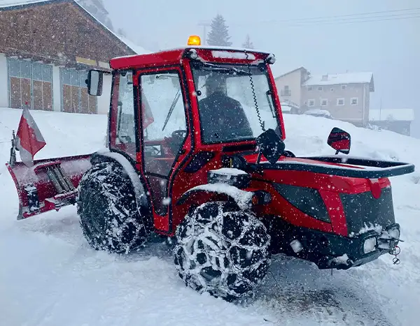 tractor-clear-snow