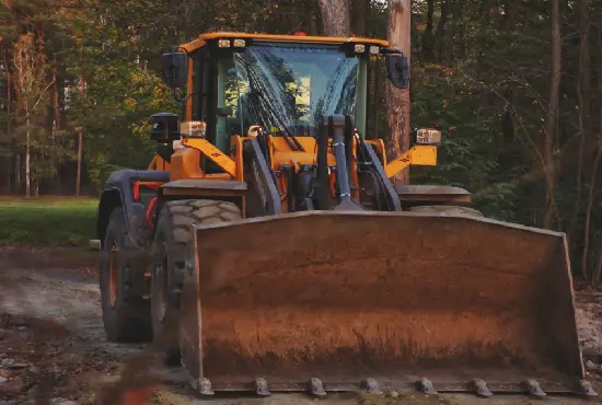 compact-articulating-loader